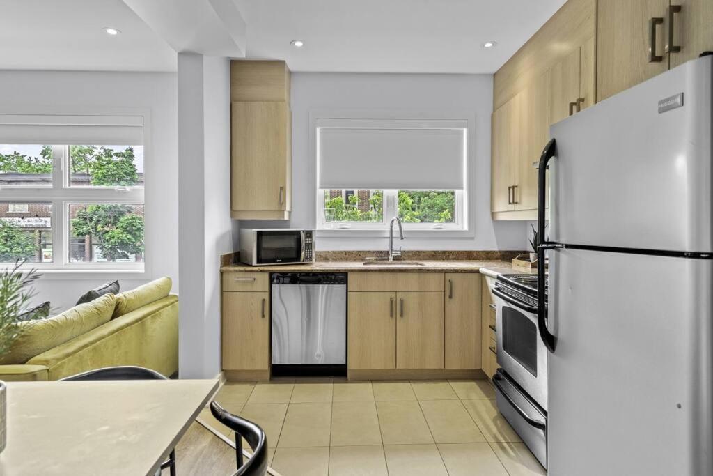 Stylish 2 Bedroom Haven By Jean Talon Market Montréal Eksteriør billede