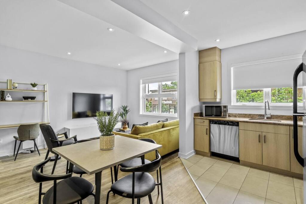 Stylish 2 Bedroom Haven By Jean Talon Market Montréal Eksteriør billede